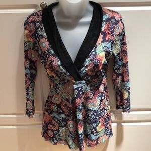 EUC Daisy & Clover top.